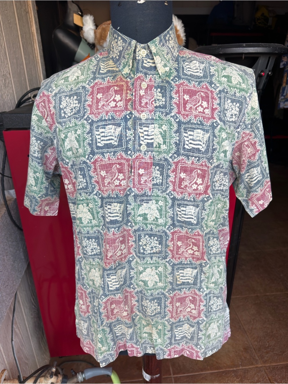 PreOwned Reyn Spooner Multicolored Hawaiian Print 3/4 Button Men's Medium